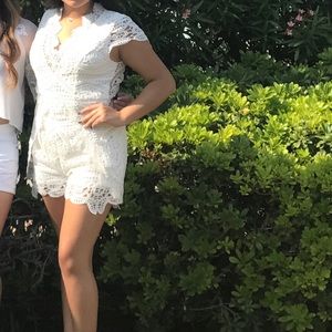 White v neck lace romper! ONLY USED ONCE!!